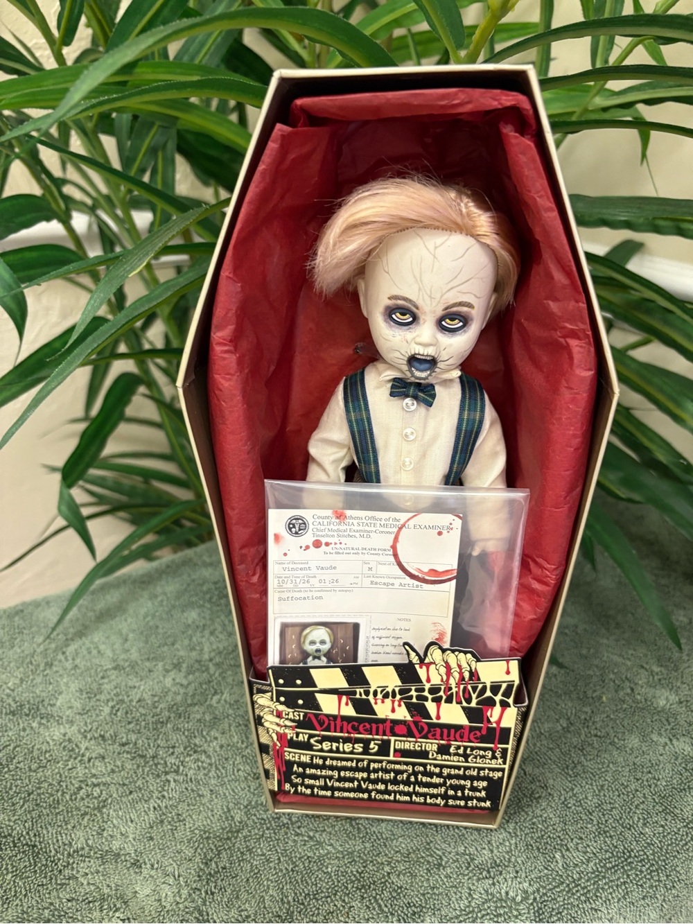200 Mezco Living Dead Doll